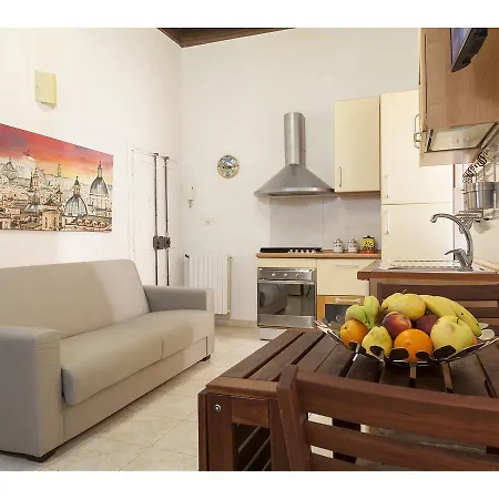 Ivy Apartment *
